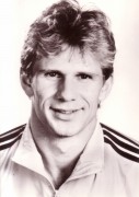 Gerhard Rummel, Jahrgang 1947, geboren in Brandenburg (Havel), begann bei der BSG Einheit Brandenburg mit dem Paddeln, Erfolge: eine Gold- und eine Silbermedaille bei Weltmeisterschaften, mehrfacher DDR-Meister